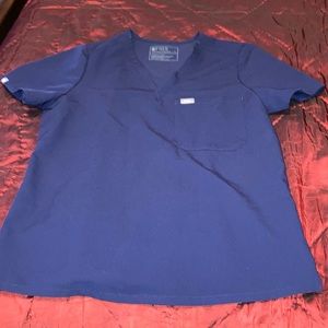 FIGS medium scrub top NAVY